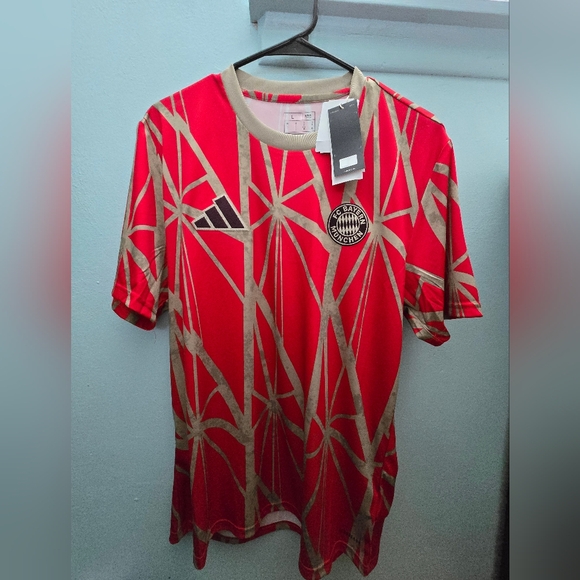 ADIDAS FC Bayern Pre-Game Jersey - Picture 1 of 6